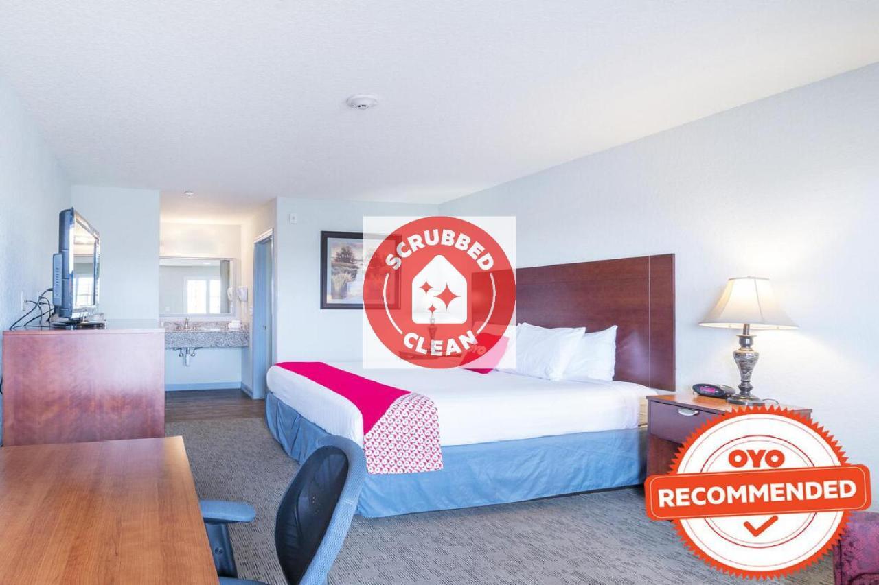 Oyo Hotel Pearsall I-35 West Εξωτερικό φωτογραφία