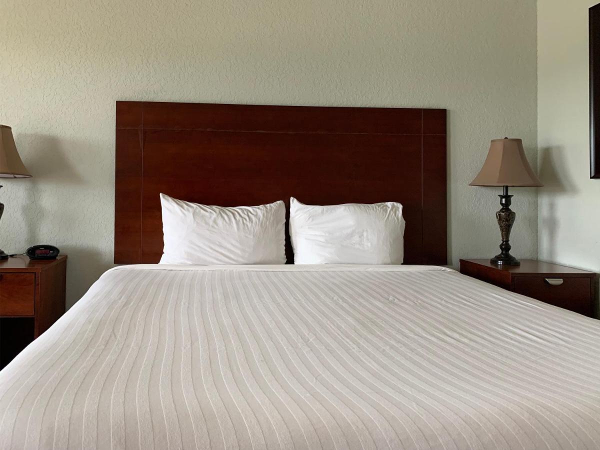 Oyo Hotel Pearsall I-35 West Εξωτερικό φωτογραφία
