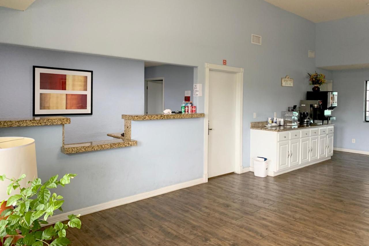 Oyo Hotel Pearsall I-35 West Εξωτερικό φωτογραφία