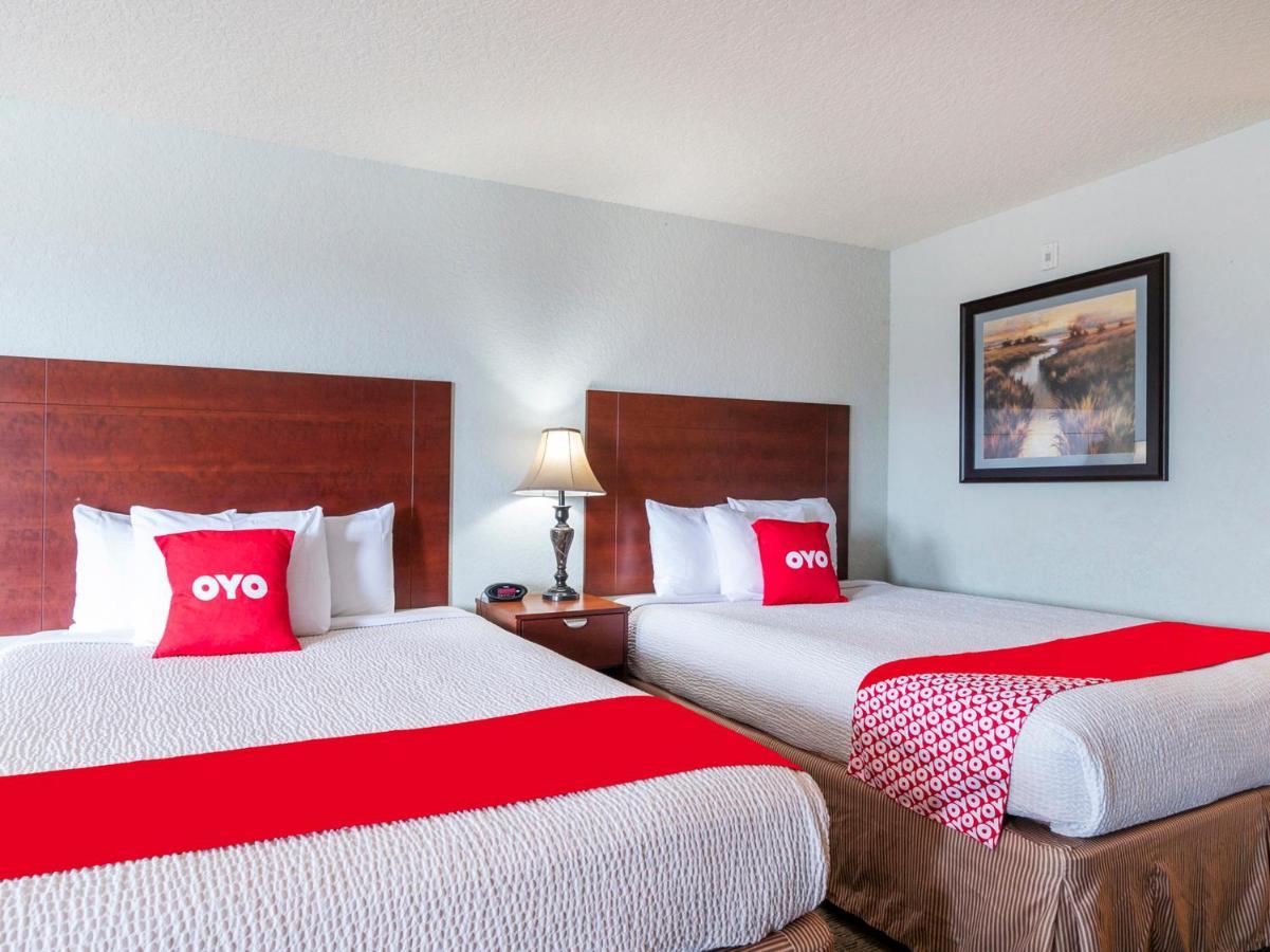 Oyo Hotel Pearsall I-35 West Εξωτερικό φωτογραφία