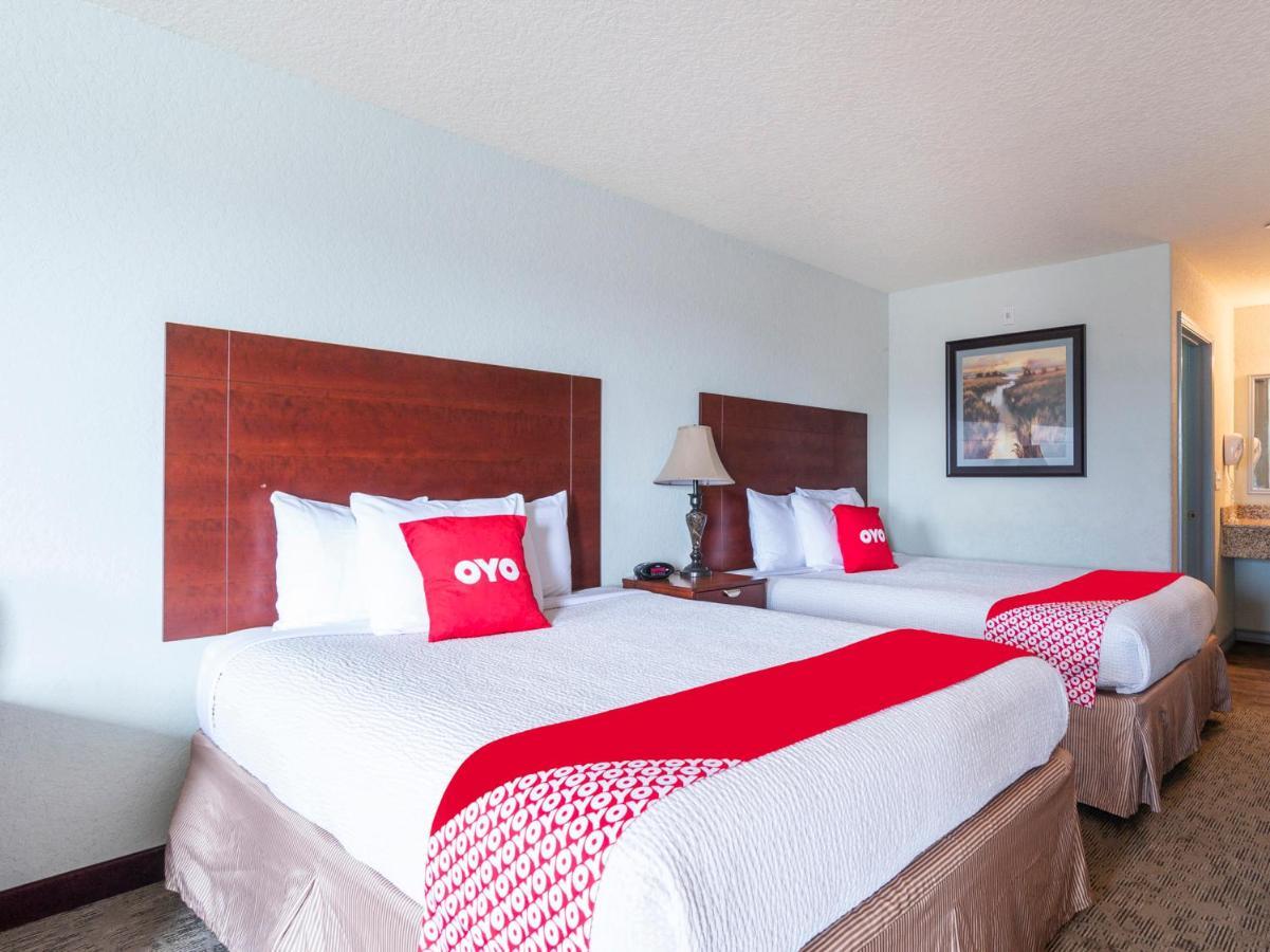 Oyo Hotel Pearsall I-35 West Εξωτερικό φωτογραφία