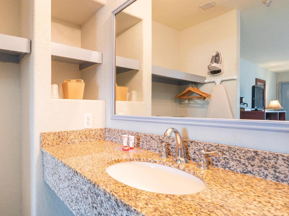 Oyo Hotel Pearsall I-35 West Εξωτερικό φωτογραφία