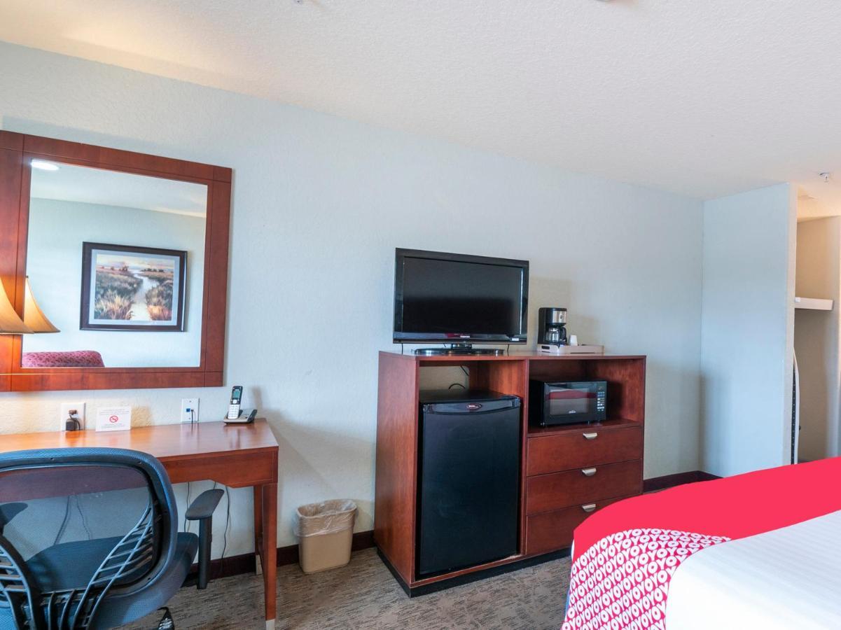 Oyo Hotel Pearsall I-35 West Εξωτερικό φωτογραφία