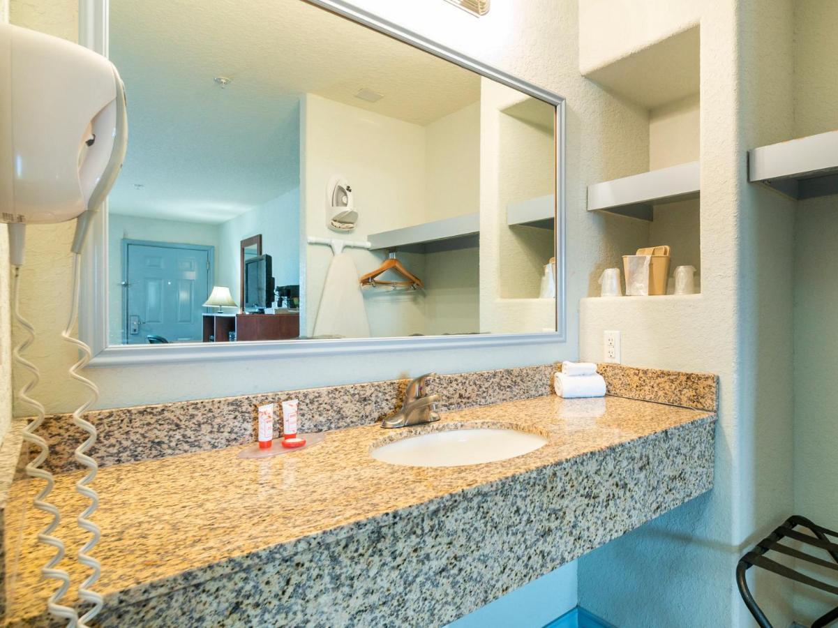 Oyo Hotel Pearsall I-35 West Εξωτερικό φωτογραφία