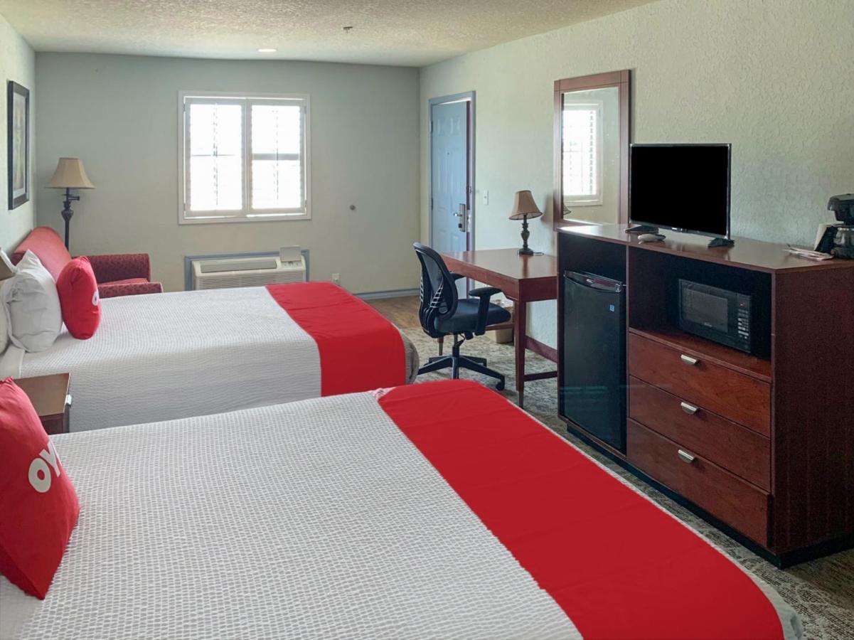 Oyo Hotel Pearsall I-35 West Εξωτερικό φωτογραφία