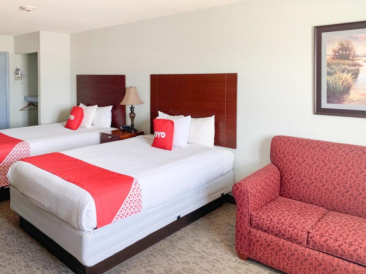Oyo Hotel Pearsall I-35 West Εξωτερικό φωτογραφία